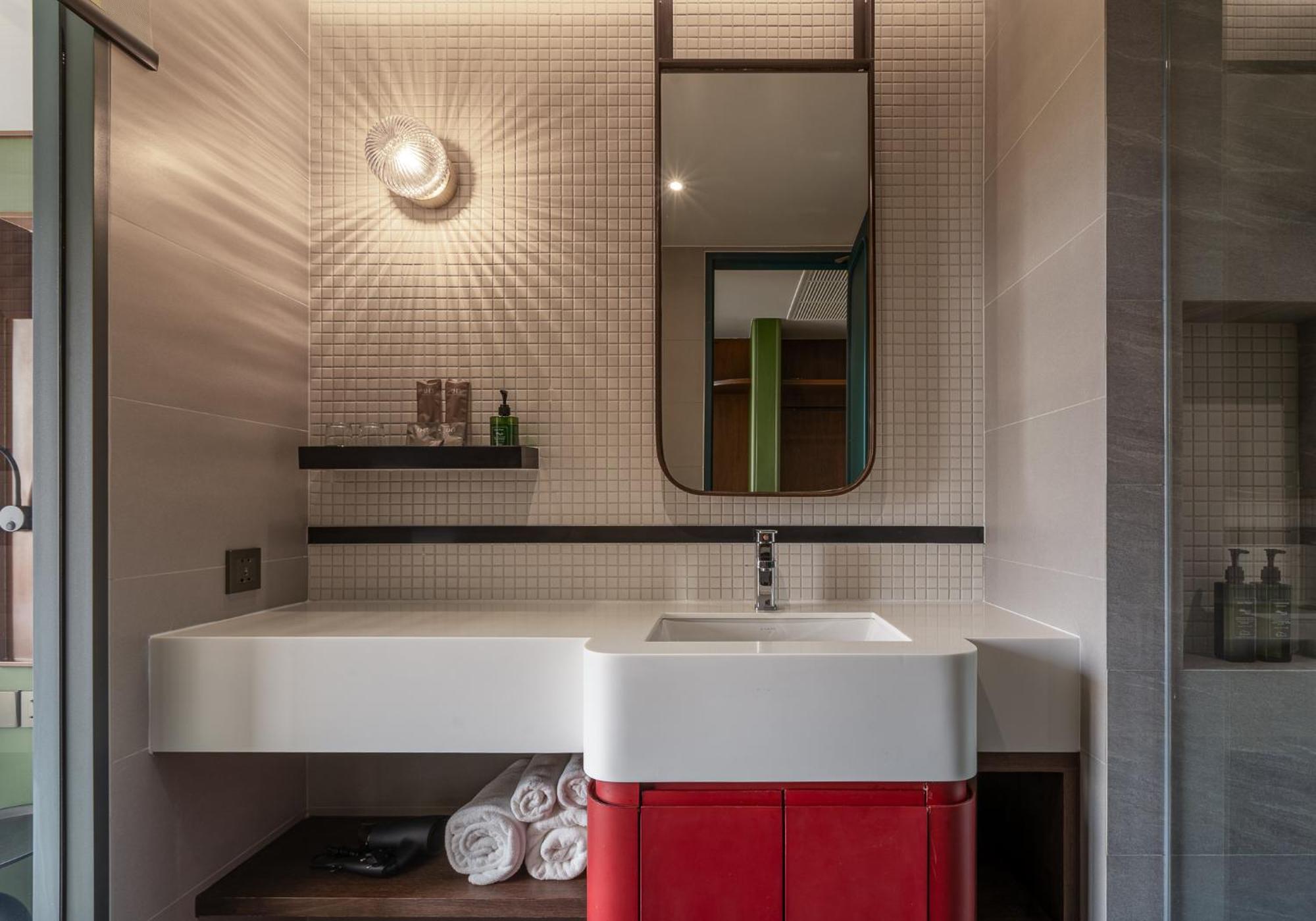 The Quarter Ratchayothin By Uhg Hotell Bangkok Exteriör bild