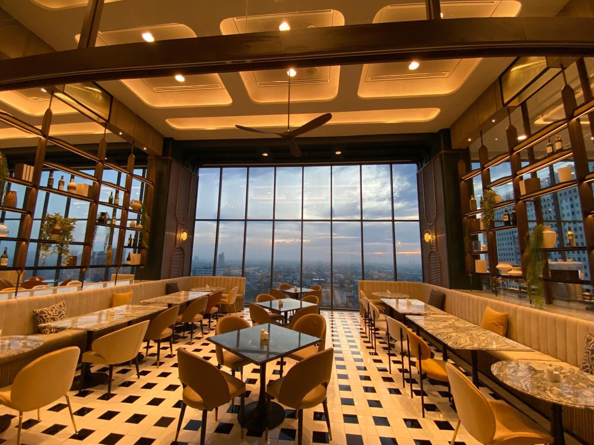 The Quarter Ratchayothin By Uhg Hotell Bangkok Exteriör bild