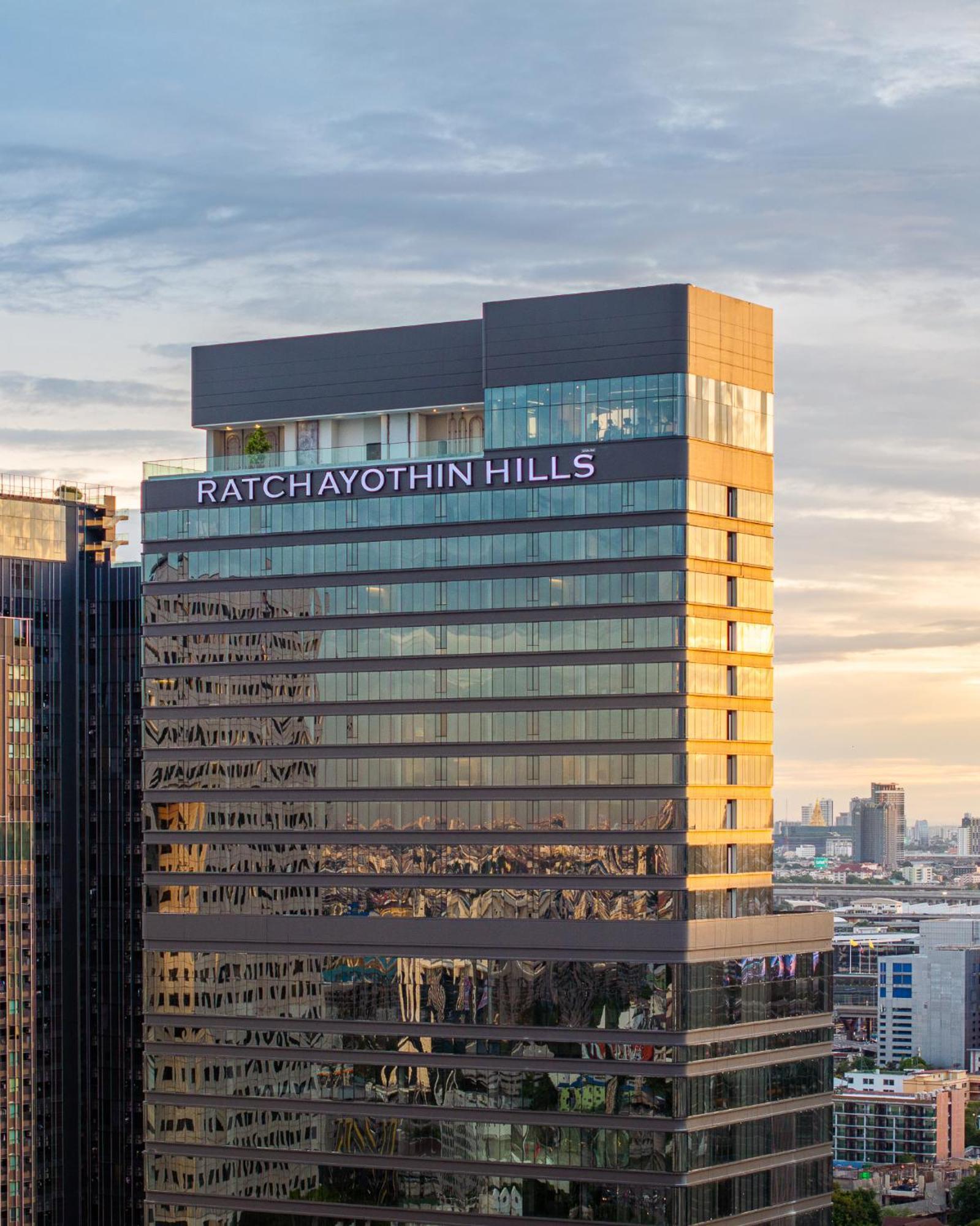 The Quarter Ratchayothin By Uhg Hotell Bangkok Exteriör bild
