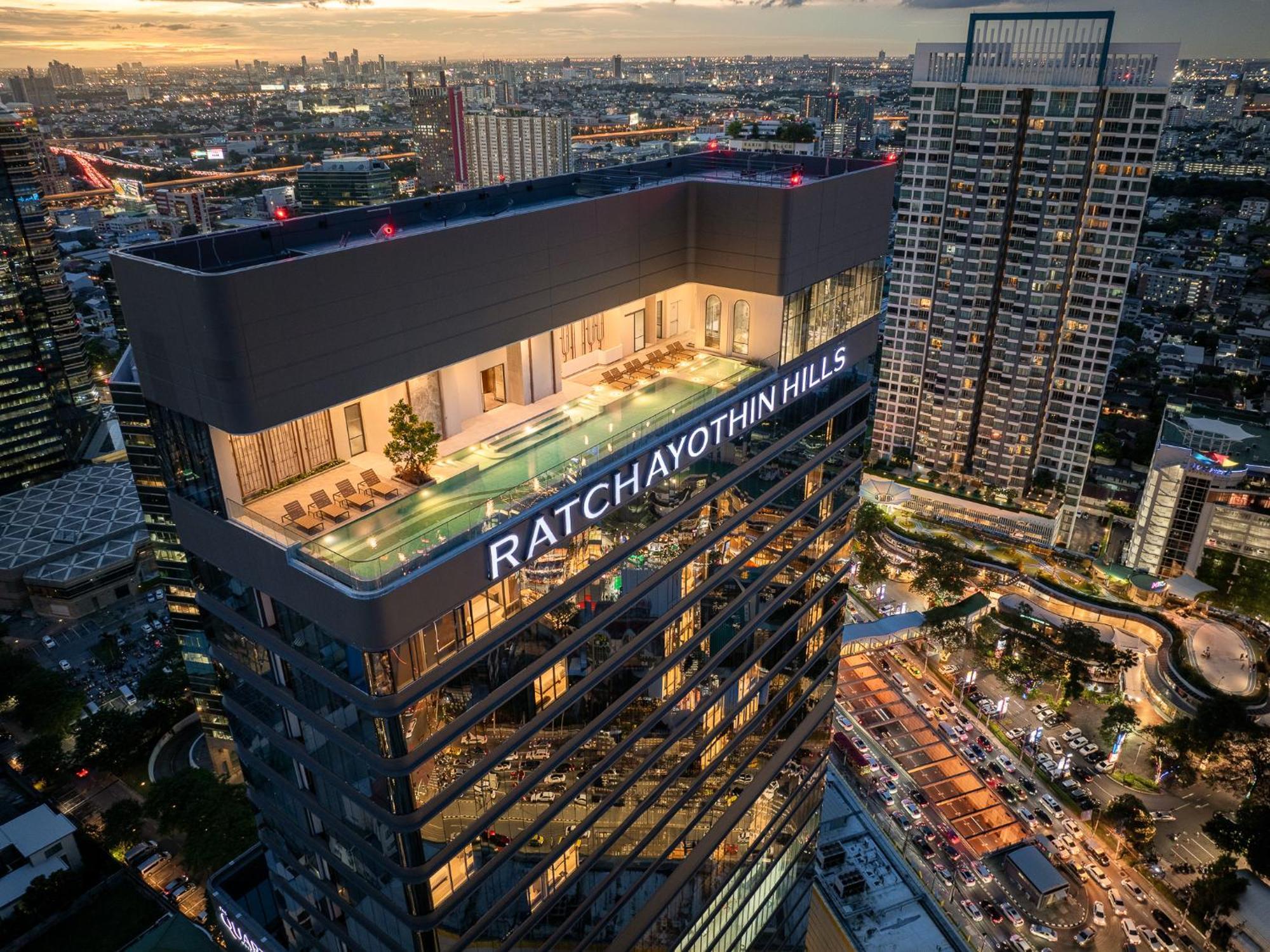 The Quarter Ratchayothin By Uhg Hotell Bangkok Exteriör bild