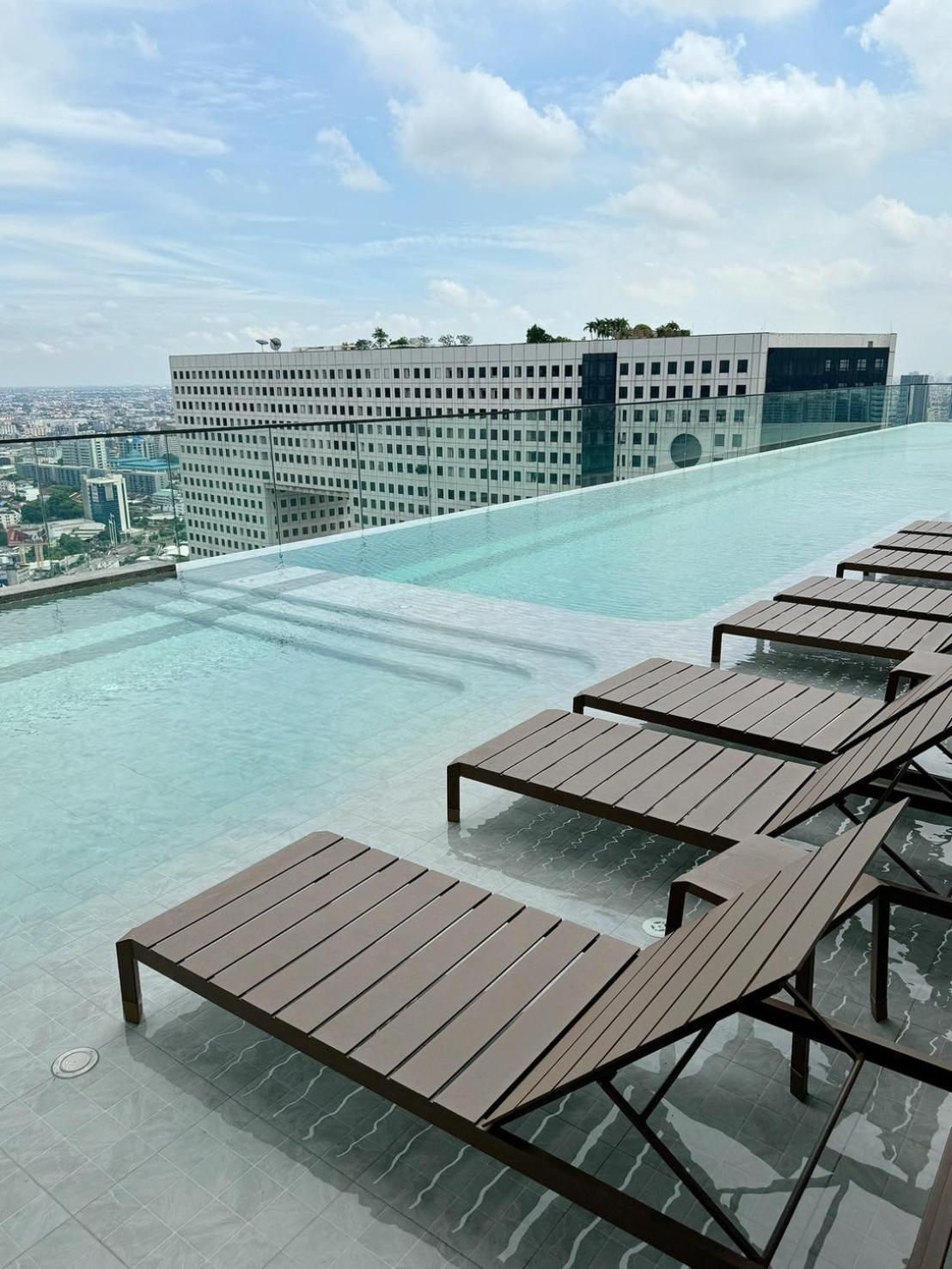 The Quarter Ratchayothin By Uhg Hotell Bangkok Exteriör bild